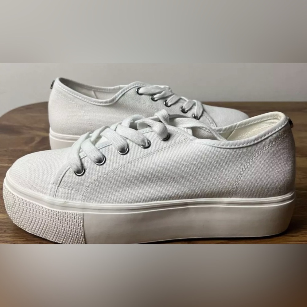 STEVE MADDEN - Mayra White Canvas Platform Sneakers - Tennis shoes.  8 - New